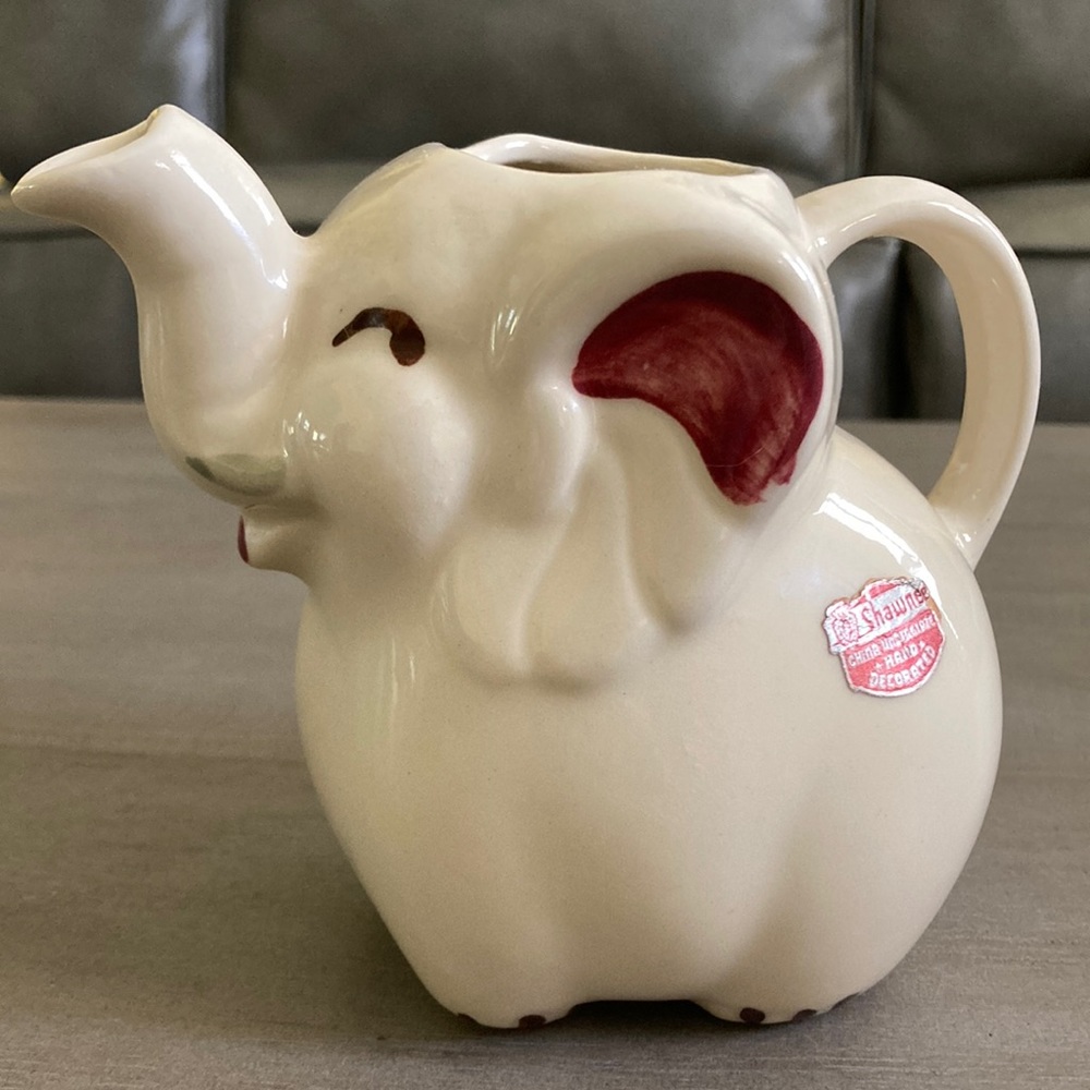 Vintage Shawnee Pottery Elephant Creamer